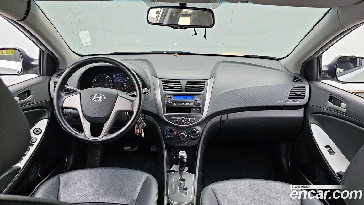 Hyundai Accent 2015