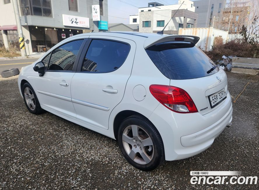 Peugeot 207 2011