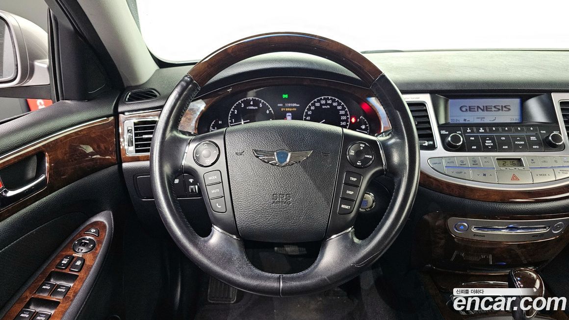 Hyundai Genesis 2011