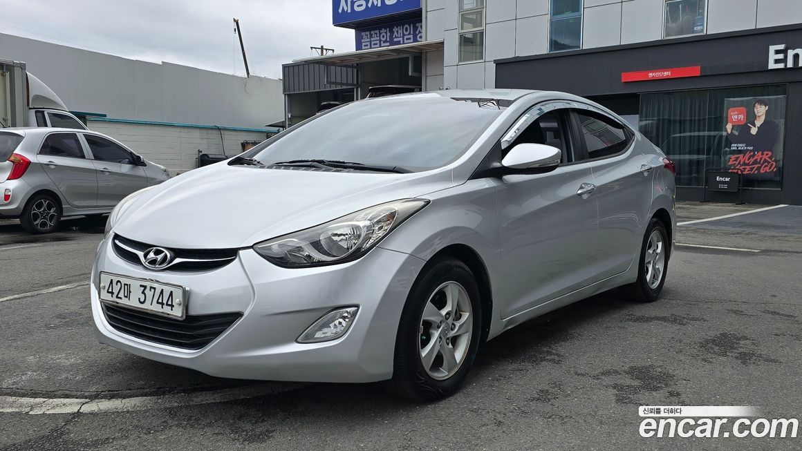 Hyundai AVANTE 2011