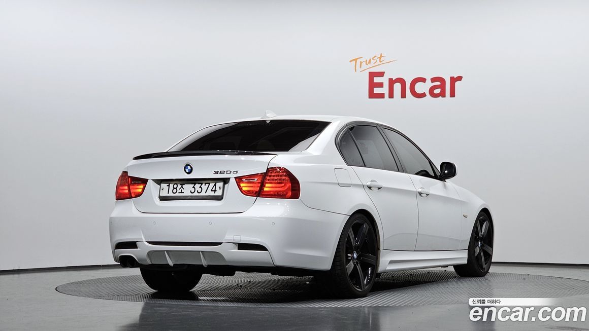 BMW 3-Series 2011