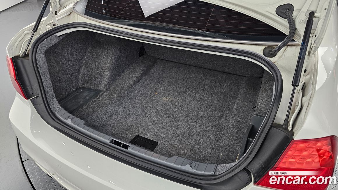BMW 3-Series 2011