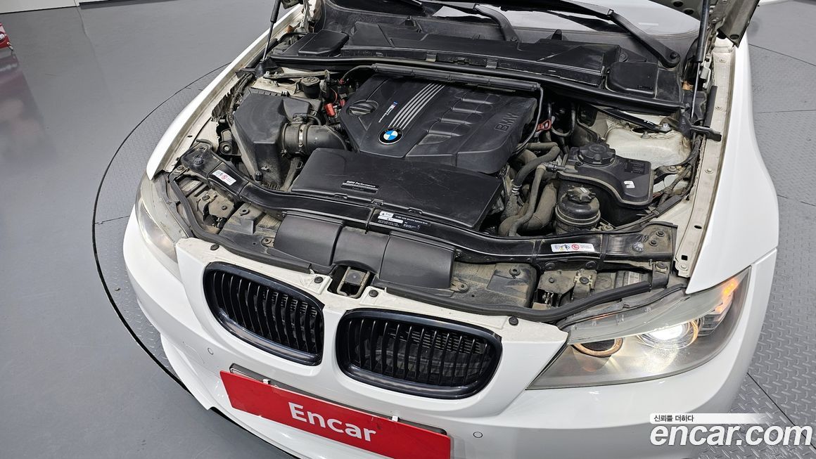 BMW 3-Series 2011