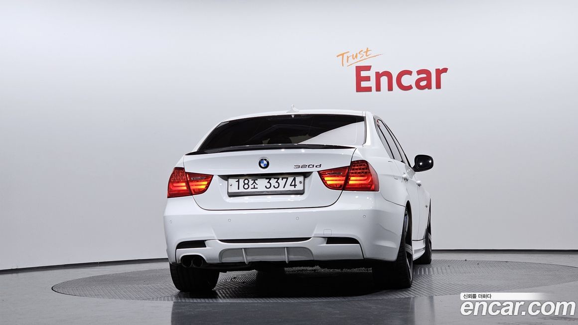 BMW 3-Series 2011