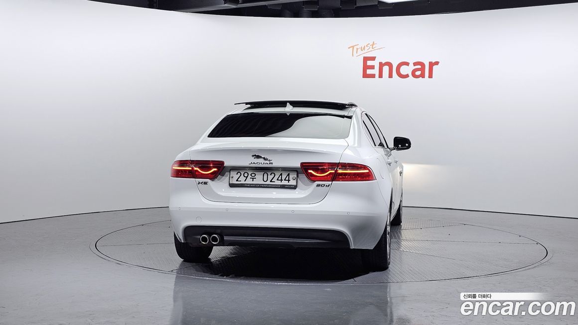 Jaguar XE 2016