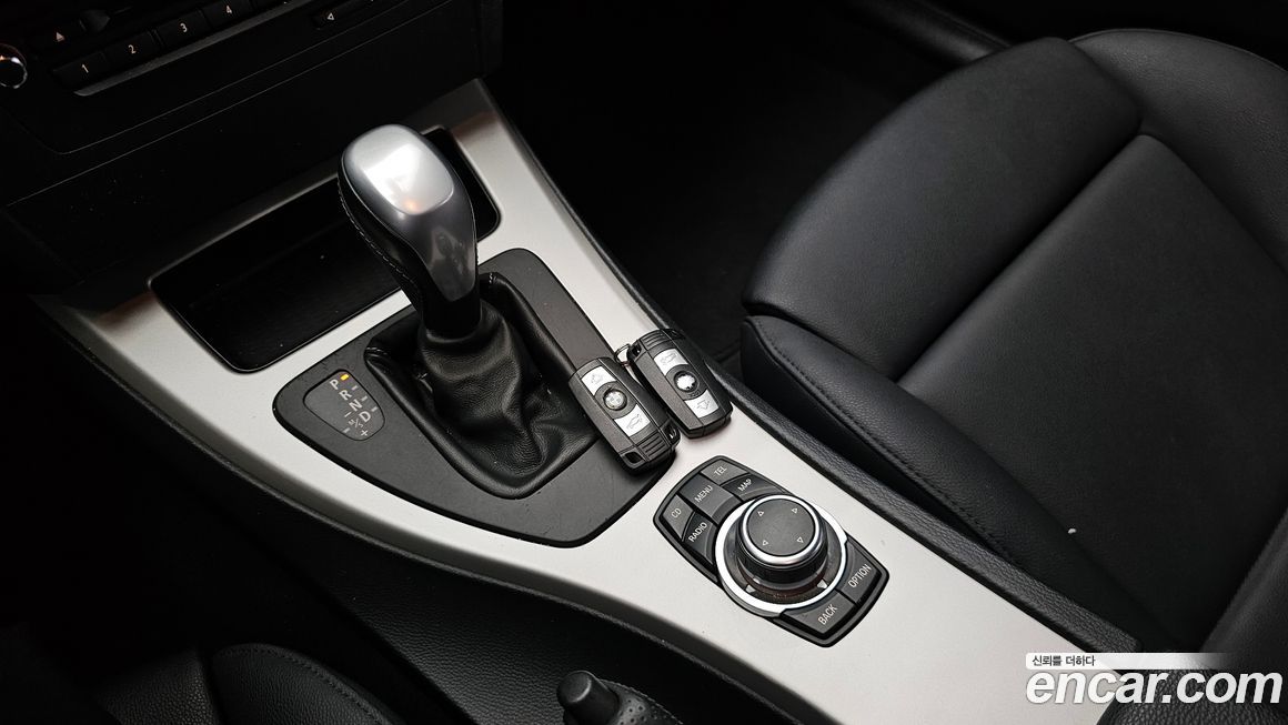 BMW 3-Series 2011