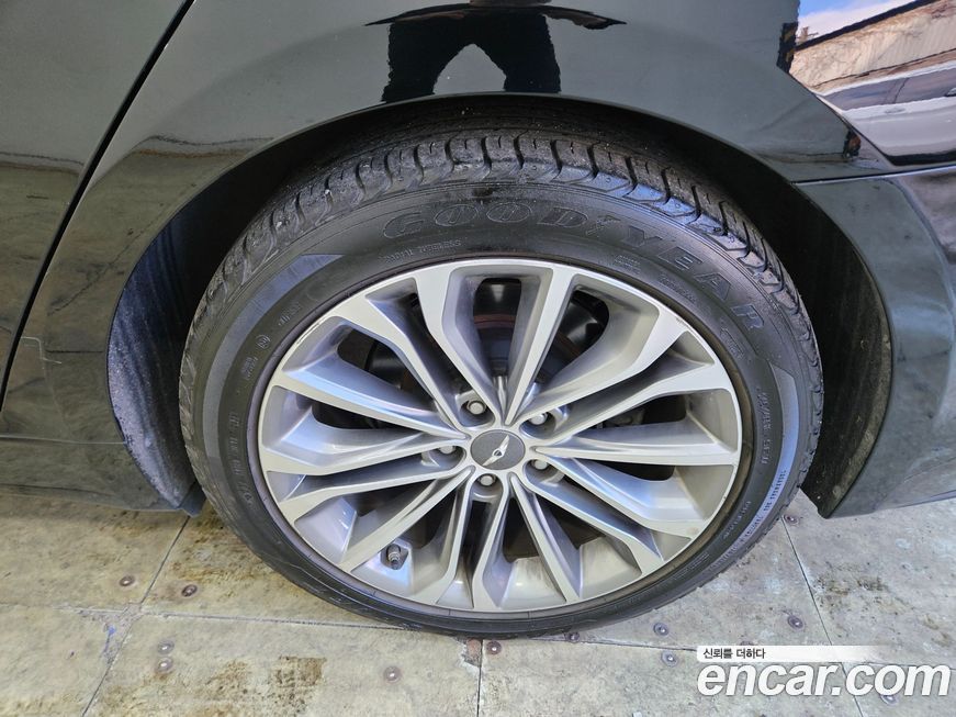 Hyundai Genesis 2015