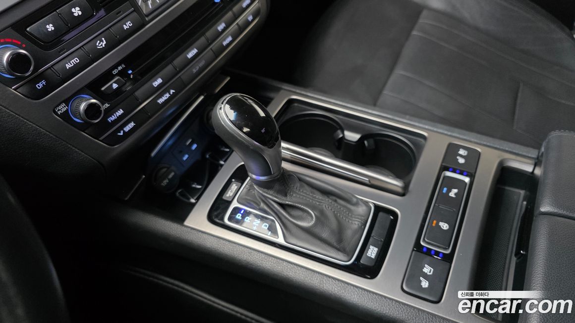 Hyundai Genesis 2015