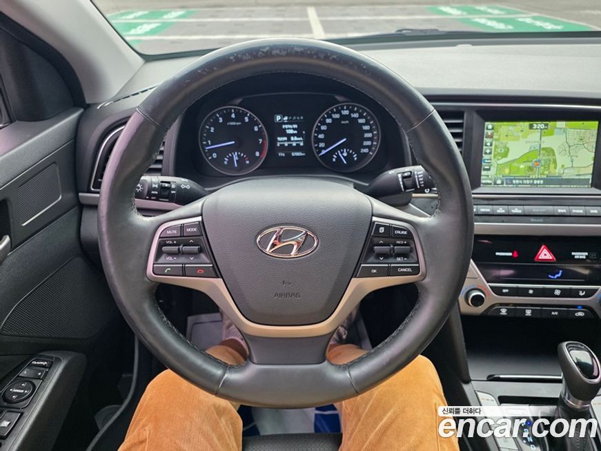Hyundai AVANTE 2016