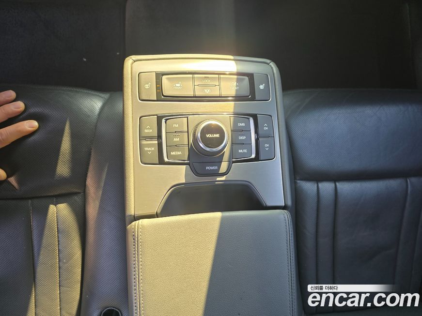 Hyundai Genesis 2016