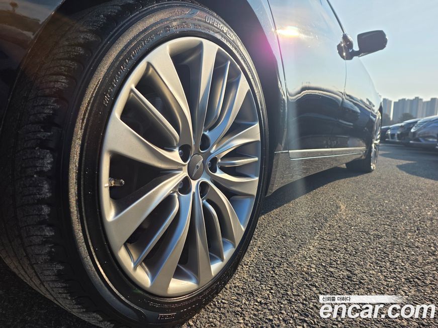 Hyundai Genesis 2016