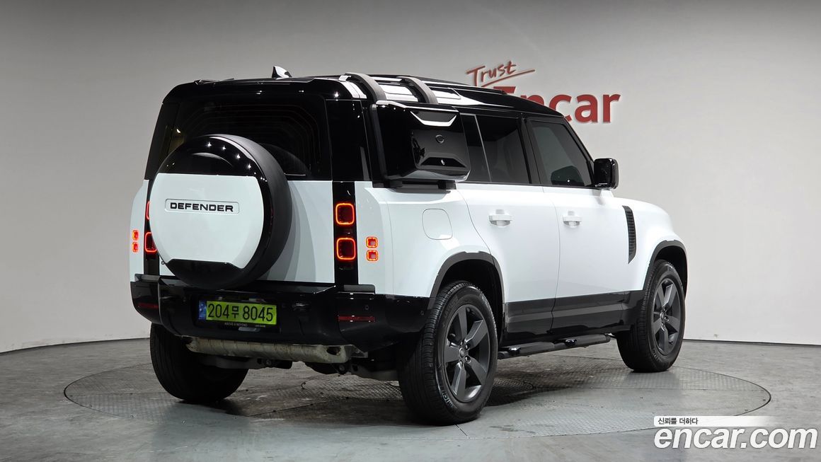 Land Rover Defender 2024