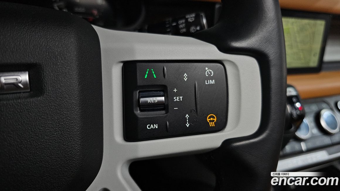 Land Rover Defender 2024