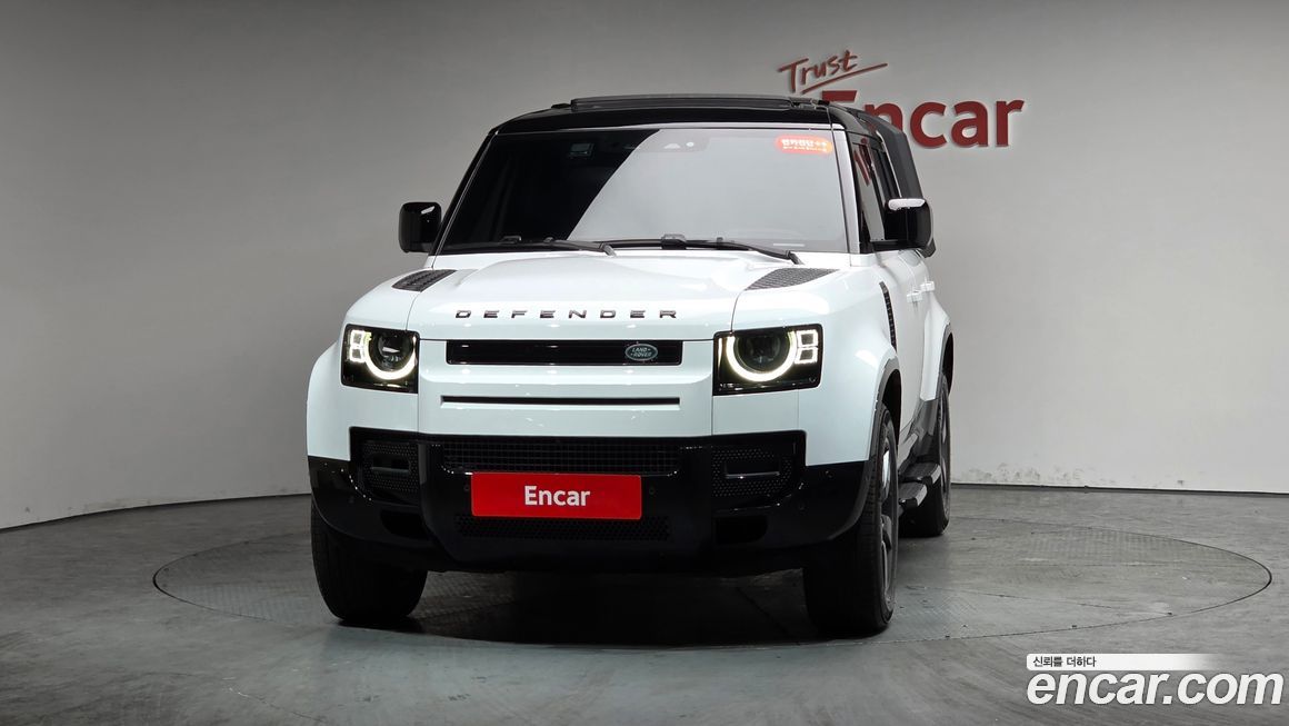Land Rover Defender 2024