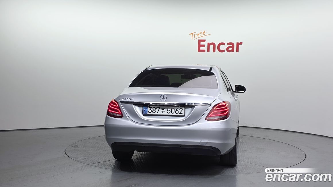 Mercedes-Benz C-Class 2016