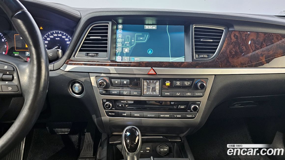 Hyundai Genesis 2016