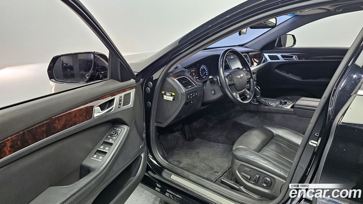 Hyundai Genesis 2016