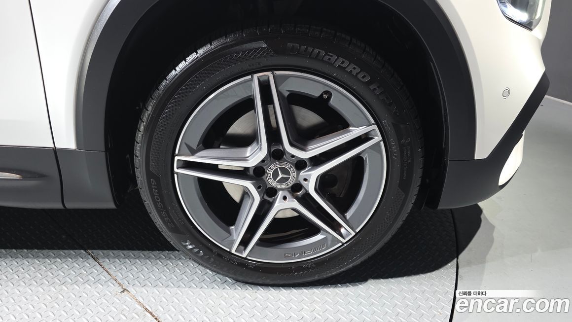 Mercedes-Benz GLB-Class 2021