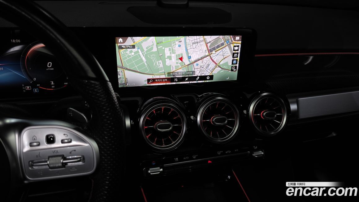 Mercedes-Benz GLB-Class 2021