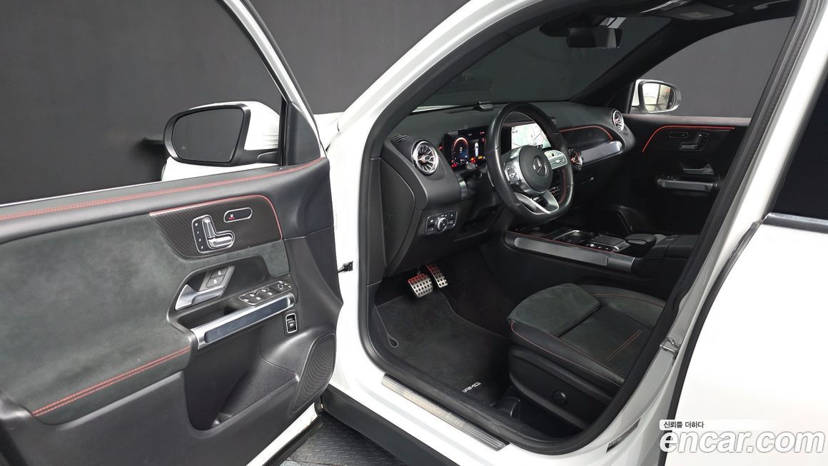 Mercedes-Benz GLB-Class 2021