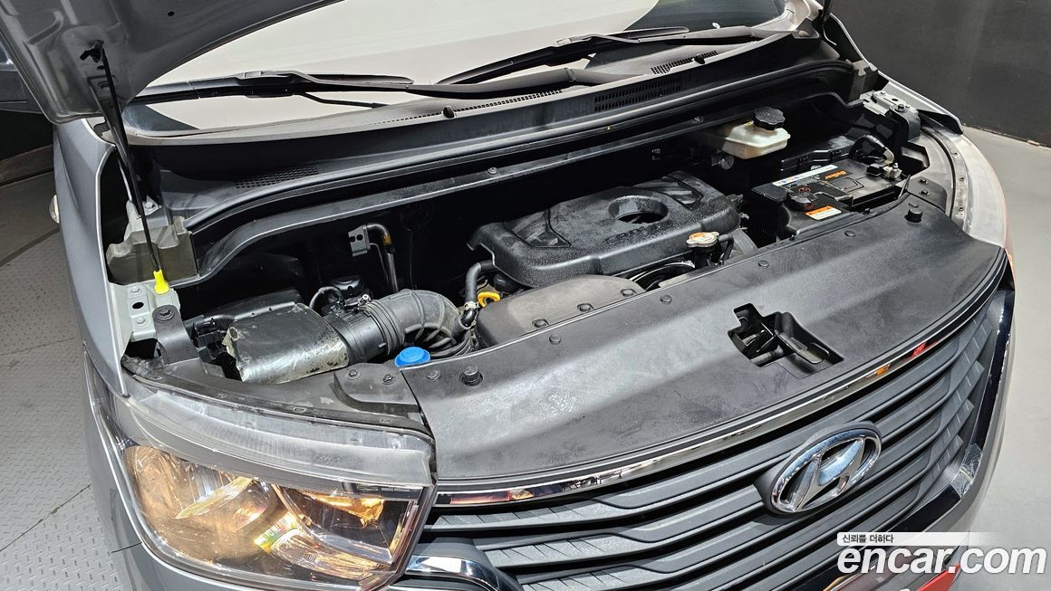 Hyundai Starex 2021