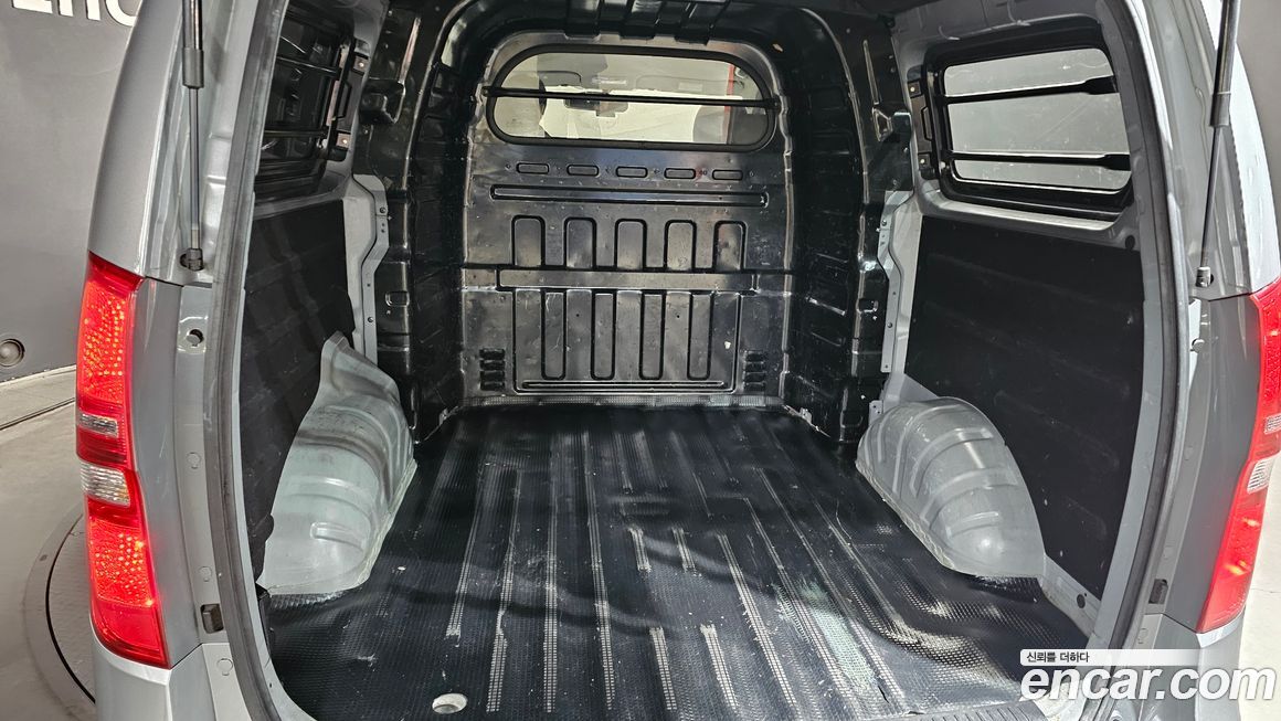 Hyundai Starex 2021