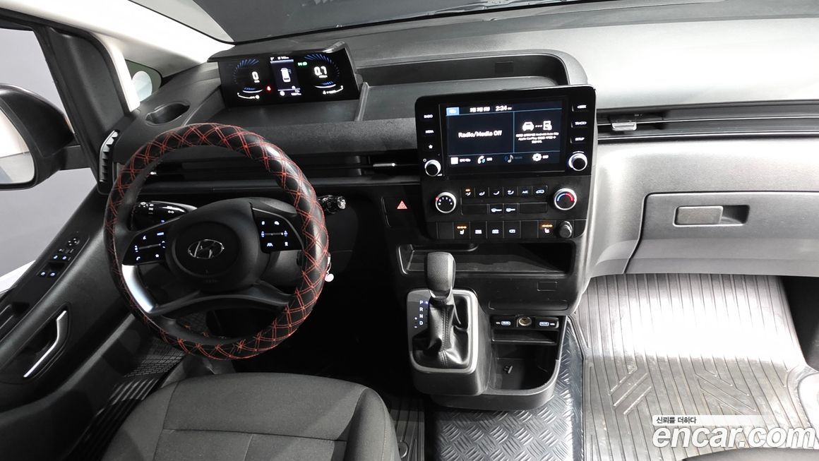 Hyundai Staria 2023
