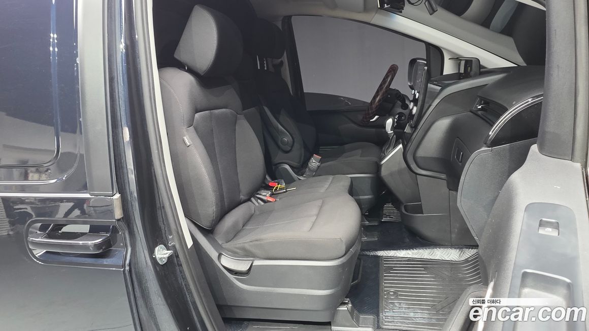 Hyundai Staria 2023