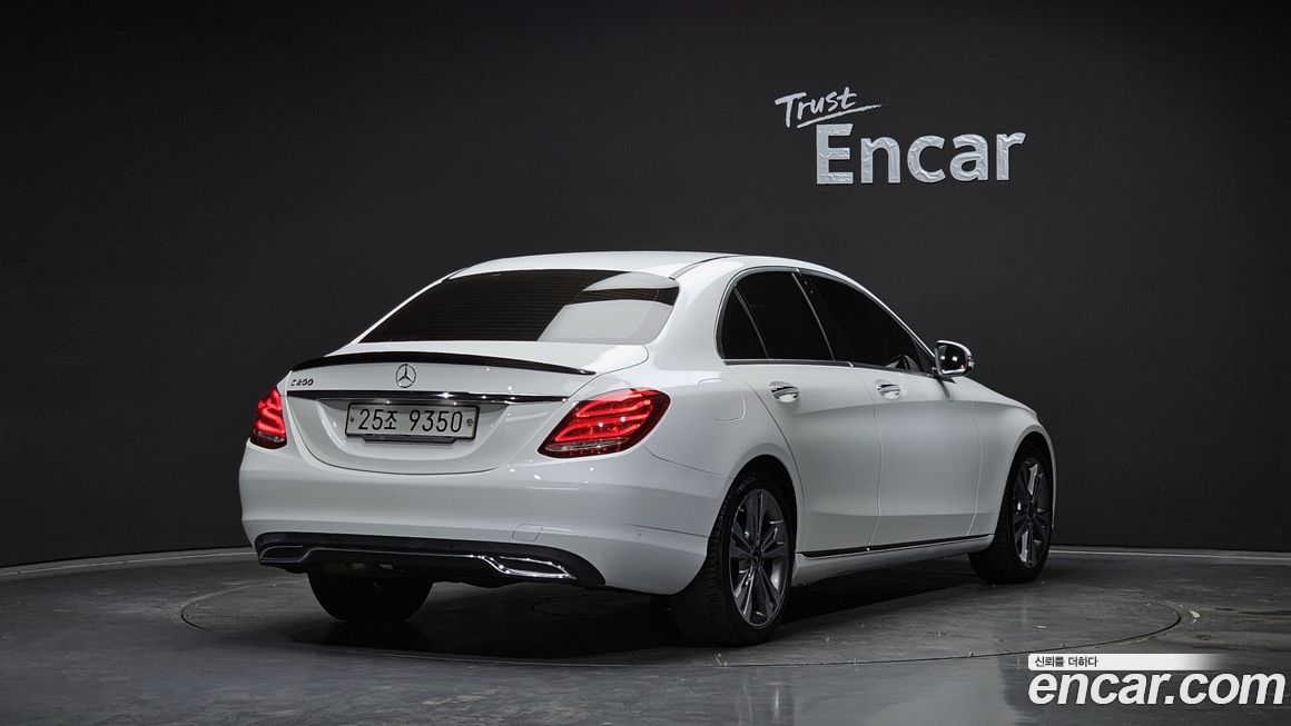 Mercedes-Benz C-Class 2018
