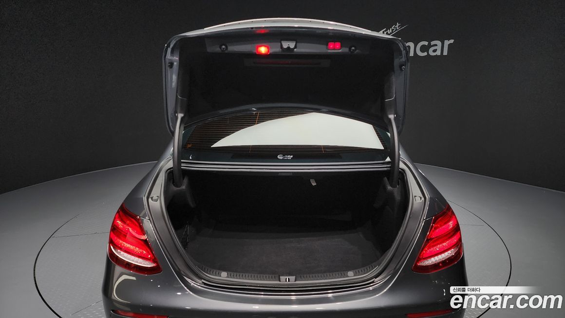 Mercedes-Benz E-Class 2018