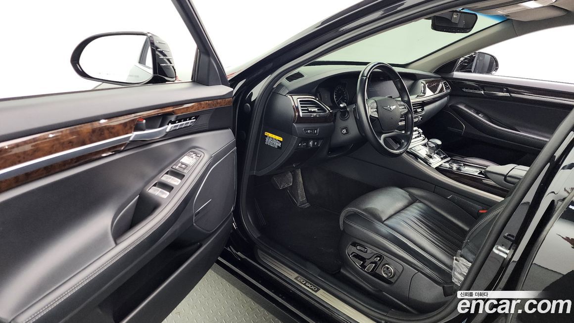 Genesis EQ900 2018