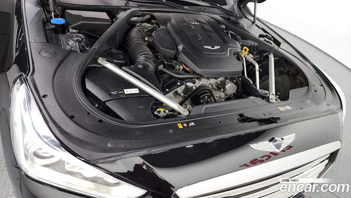 Genesis EQ900 2018