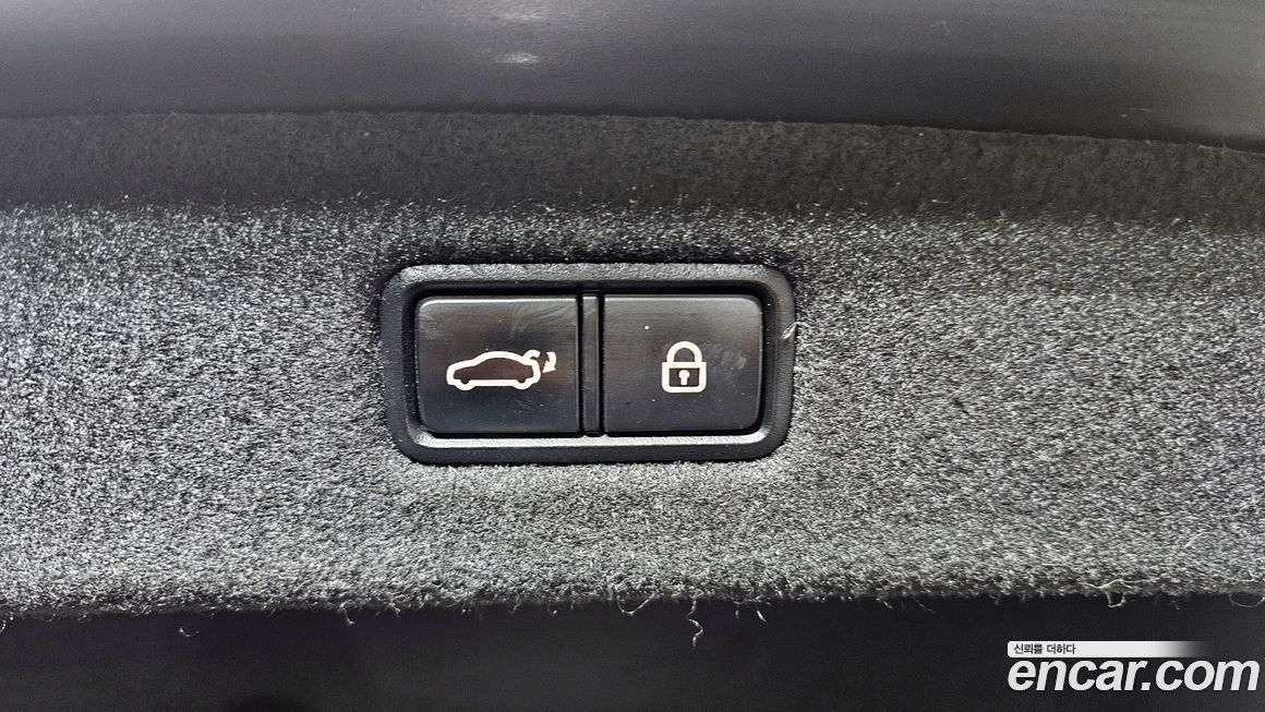 Genesis EQ900 2016
