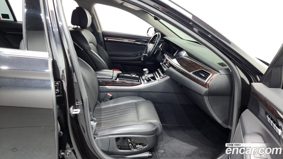 Genesis EQ900 2018