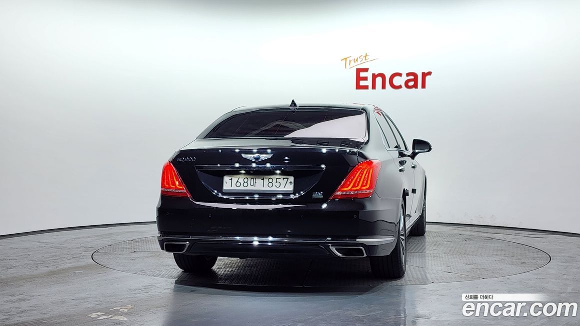 Genesis EQ900 2018