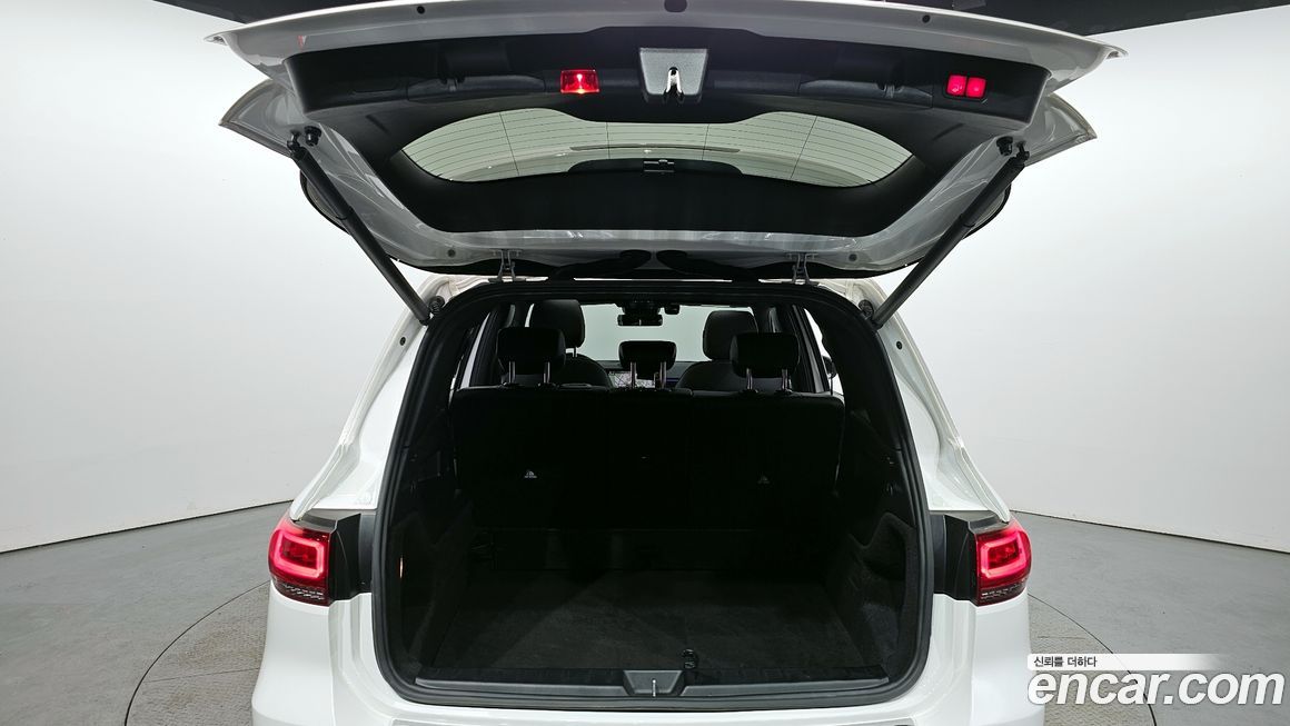 Mercedes-Benz GLB-Class 2021