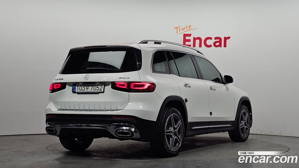 Mercedes-Benz GLB-Class 2021