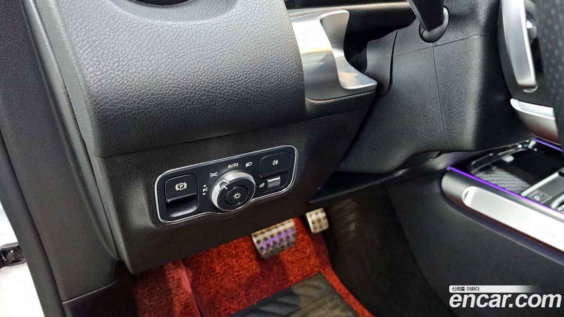 Mercedes-Benz GLB-Class 2021