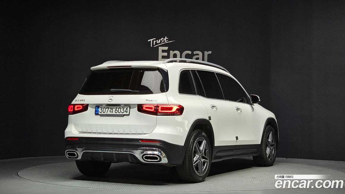 Mercedes-Benz GLB-Class 2020