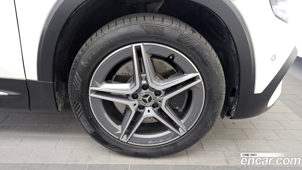 Mercedes-Benz GLB-Class 2020