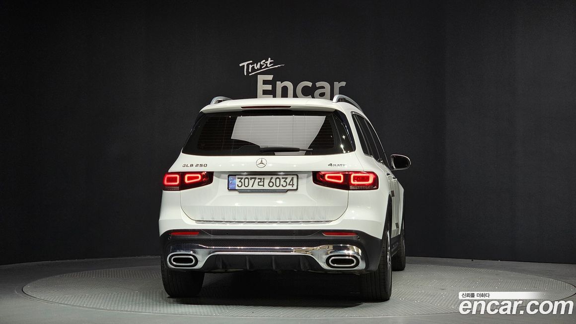 Mercedes-Benz GLB-Class 2020