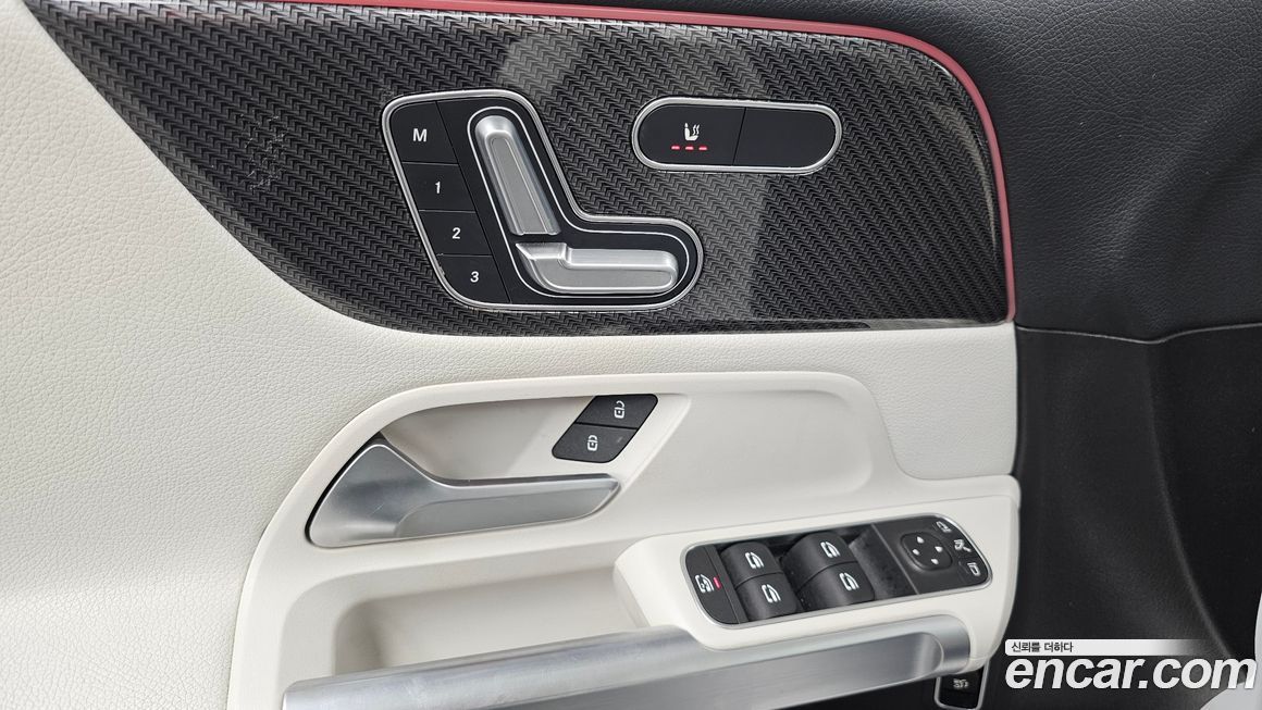 Mercedes-Benz GLB-Class 2020