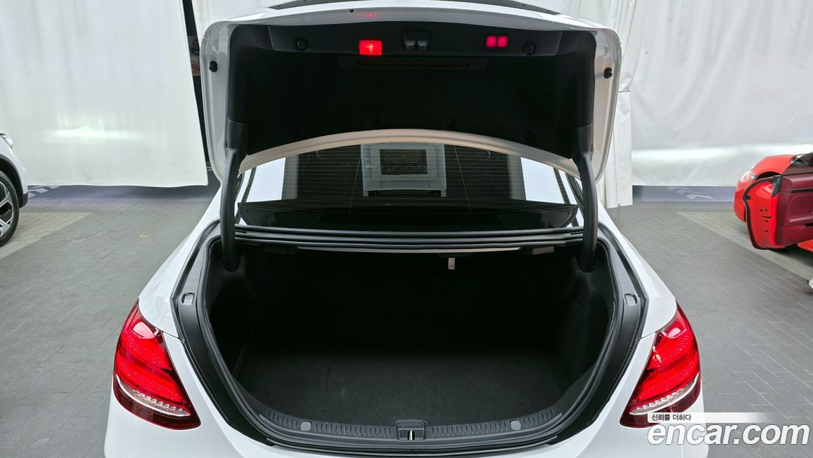 Mercedes-Benz E-Class 2019