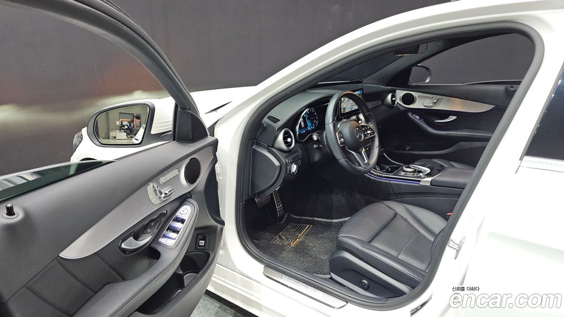 Mercedes-Benz C-Class 2021