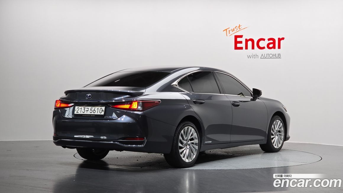 Lexus ES 2022