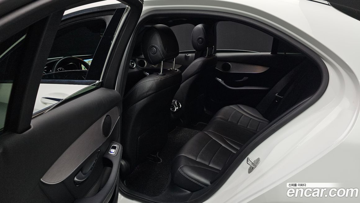 Mercedes-Benz C-Class 2021