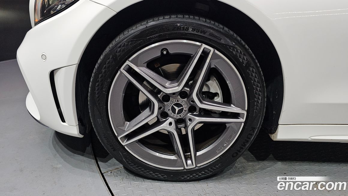 Mercedes-Benz C-Class 2021