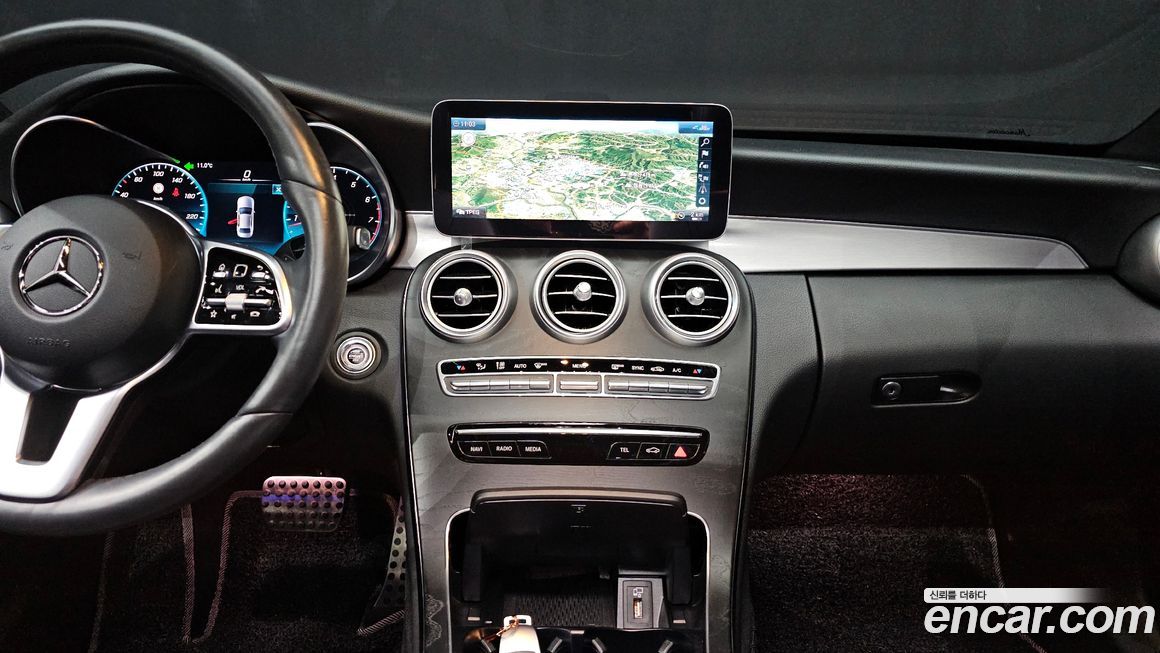 Mercedes-Benz C-Class 2021