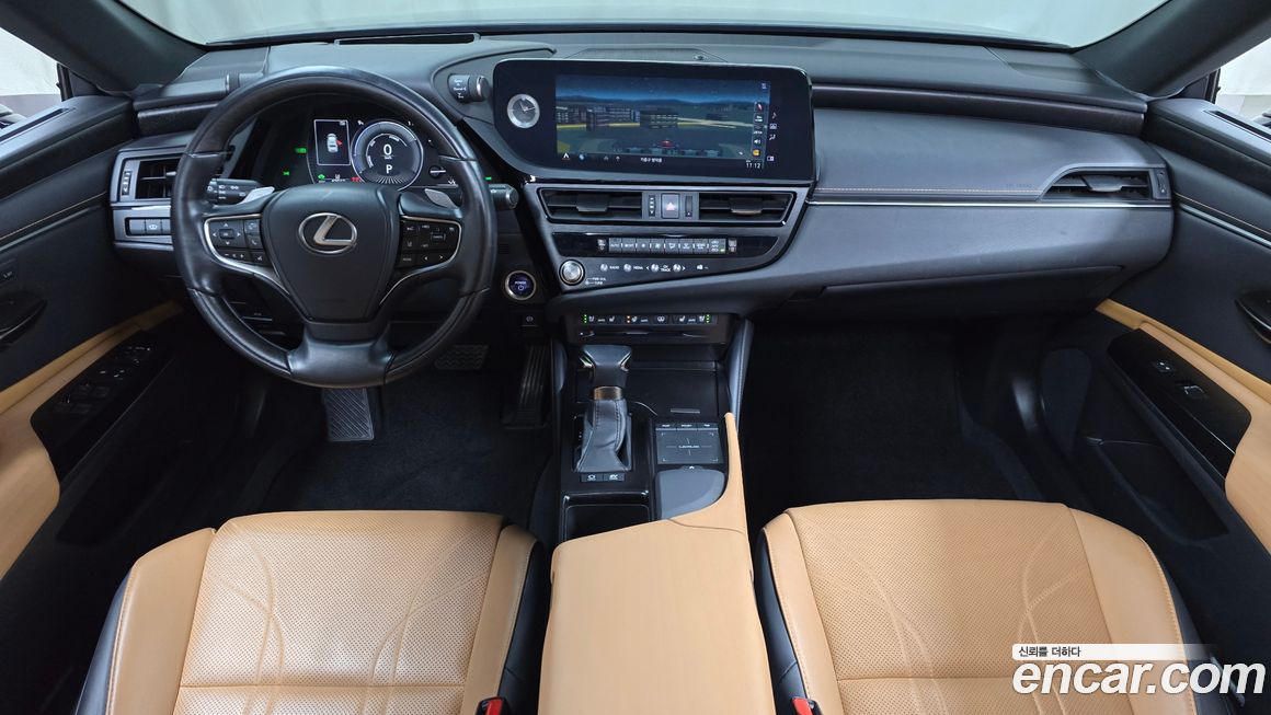 Lexus ES 2022
