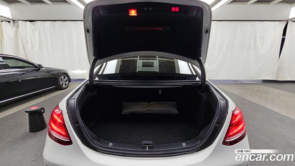 Mercedes-Benz E-Class 2019